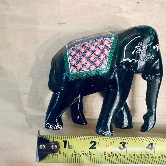 VINTAGE HAND CARVED HAND MADEHAND‎ PAINTED BLACK ELEPHANT - Picture 5 of 5